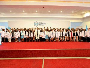 Alkü’de Hekim Adaylarının Beyaz Önlük Heyecanı