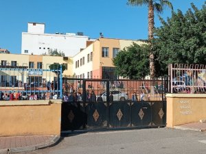Okulda Dehşet: Mersin’de Kız Öğrenci Tuvalette Bıçaklanarak Öldürüldü