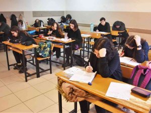 Belediyeden Üniversite Adaylarına Ücretsiz Deneme Sınavı