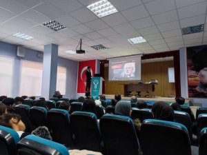 Adilcevaz’da “Anadolu Mektebi Yazar Okumaları” Yeniden Başladı