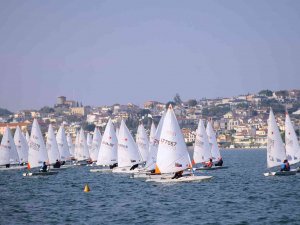 Yelken’de Ilca 1. Ayak Yarışları Ve Milli Takım Seçmeleri Ayvalık’ta Tüm Hızıyla Devam Ediyor