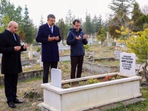 Türk Sinemasının Bilge Yönetmeni Kütahyalı Ahmet Uluçay Dualarla Anıldı