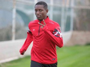Sivasspor’da Max Gradel Antalya Kampına Katıldı
