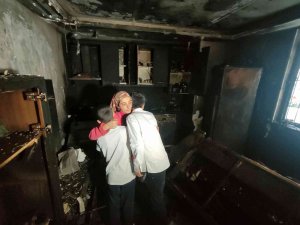 İ̇şe Giden Anne, Dönüşte Evini Yanmış Halde Buldu