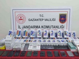 Gaziantep’te 1,5 Milyon Liralık Kaçak Teknolojik Ürün Ele Geçirildi