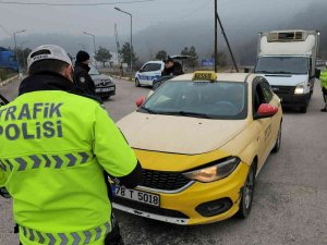 Karabük’te Zorunlu ‘Kış Lastiği’ Denetimleri Başladı