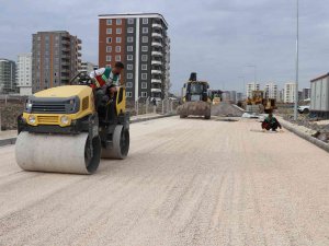 Mehmetçik Mahallesi Kilitli Parkeyle Döşeniyor