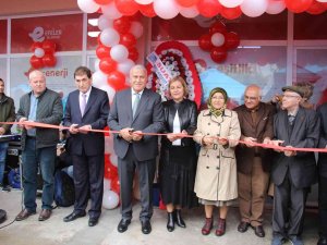 Başkan Atay Kitap Kafe’yi Hizmete Açtı, Hanımevi İçin ’Söz’ Verdi