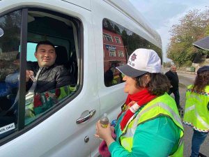 Engelli Bireyler Trafik Görevlisi Oldu, Sürücüleri Uyardı