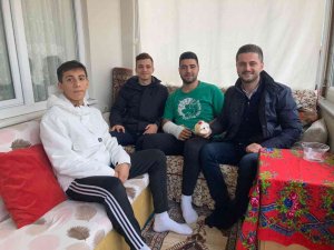 Ak Parti İ̇l Gençlik Kolları’ndan Yeni Seçmenlere Doğum Günü Sürprizi