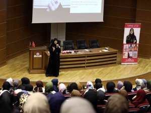 Gaün’de "En Yüce Duygu Annelik" Konferansı