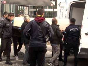 Beylikdüzü’nde Acı Olay: Genç Sevgililer Kafa Kafaya Verip Tek Kurşunla İntihar Etti