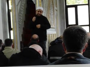 Üsküdar’da Cuma Hutbesini Engelli Vatandaşa İşaret Diliyle Anlattı