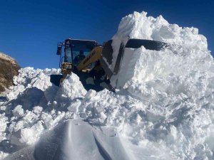 Şırnak’ta Kar Kalınlığı Yer Yer 2 Metreyi Geçti
