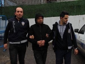 İ̇zmir’de Doktoru Darbeden Zanlı Tutuklandı
