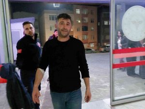 Fabrikanın Bahçesinde İşçinin Koluna Yorgun Mermi İsabet Etti