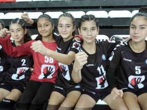 Kepez’de Hentbol Dolu Dizgin