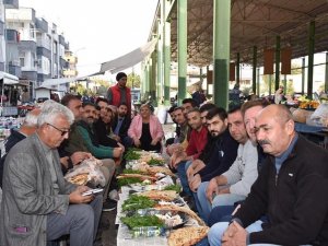 Başkan Hülya Erdem, Pazarcı Esnafının Sofrasına Konuk Oldu