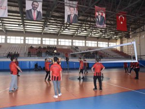 Ahlat’ta Engellilere Yönelik Voleybol Dostluk Maçı Düzenlendi