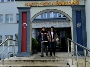 Cinsel İlişki Vaadi İle Yaşlı Erkekleri Kandırıp Paralarını Çalan Kadın Hırsız Tutuklandı