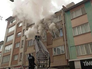 Sivas’ta Korkutan Yangın: Yanmaktan Son Anda Kurtarıldı