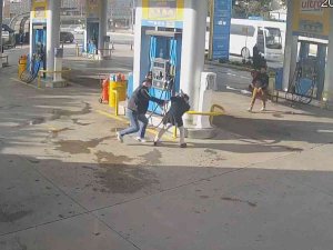 Pendik’te Cenazede Kurşun Yağdırdı, Benzin İstasyonunda Öldüresiye Darp Edildi