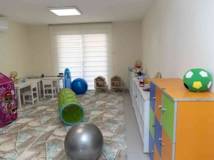 Mersin’de Çocuklara ’Oyun Terapisi’ Hizmeti
