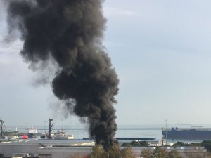 Samsun Limanında Patlama Ve Yangın