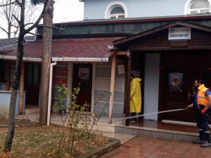 Bilecik’te Bütün Cami Bahçeleri Her Hafta Yıkanarak Cuma Namazına Hazırlanıyor