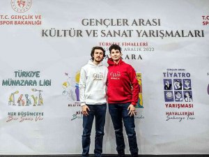 Eskişehirli Öğrenciler Türkiye Münazara Ligi’nde Üçüncü Oldu