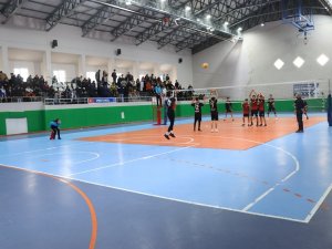 Malatya’da Okullar Arasında Düzenlenen Voleybol Şampiyonası Tamamlandı