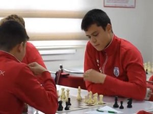 Altınordu’nun Kalecisi, Satranç Şampiyonası’na Hazırlanıyor