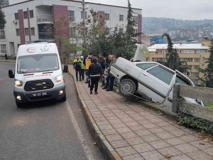 Faciaya Ramak Kala, Otomobille Duvarda Askıda Kaldılar