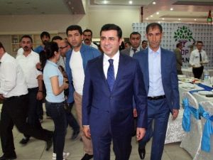 Hdp Eş Genel Başkanı Selahattin Demirtaş: