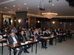 Yılmaz: "Şarj İstasyonlarını Dengeli Şekilde Hayata Geçirmeliyiz"