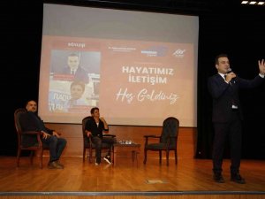 Sultangazi’de ’İletişim Sohbeti’ne Gençlerden Yoğun İlgi