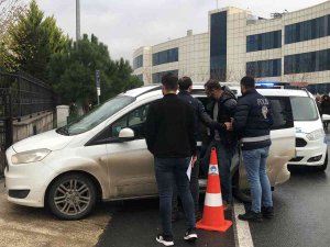 Vatandaşları Gasp Eden Sahte Polisler Yakayı Ele Verdi: Tutuklananlardan Biri Belediye Personeli