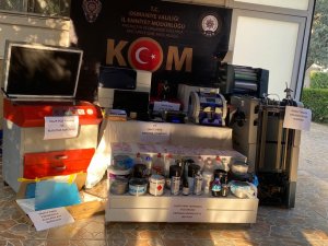 Villayı Darphaneye Çevirdiler, Bankamatikten Geçen Sahte Para Ürettiler