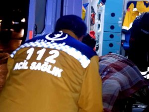 Sınırda Donmak Üzereyken Bulunan Göçmen Hastanede Yaşam Savaşı Veriyor