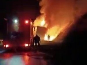 Karaman’da Kaza Yapan Tır Alev Alev Yandı