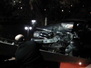 Park Halindeki Araca Çarpan Sürücü Yaralandı