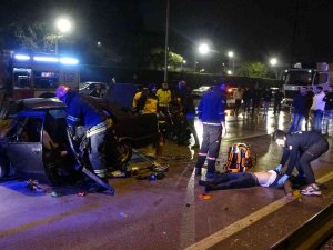 Otomobil Tıra Arkadan Çarptı: 3’ü Ağır 4 Yaralı