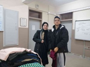 Kütahya Atatürk Anadolu Lisesi’nde, "Küçülen Montum Kardeşimi Isıtacak" Projesi