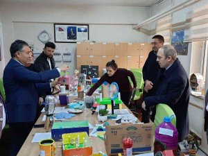 Minik Eller Tasarlıyor Projesi İle Atıklar Öğrencilerin Elinde Hayat Buldu