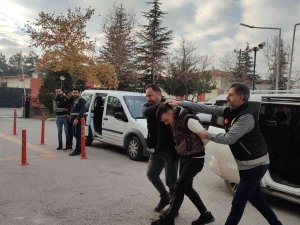 Yakınları Cinayet Zanlılarını Bakın Nasıl ‘Teskin’ Etti