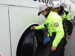 Polis, Yolcu Otobüslerini Tek Tek Durdurdu...51 Sürücüye Ceza Kesildi