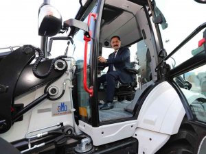 Amasya İ̇l Özel İ̇daresine 6 Yerli Üretim İş Makinesi