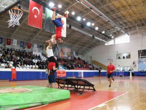 Yaptıkları Şovlarla Engelleri Yok Ettiler