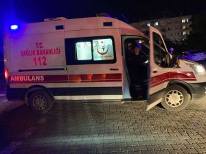 Otomobille Motosiklet Çarpıştı: 1 Yaralı