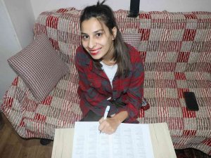 Okumayı 21 Yaşında Öğrenen Ceren Şimdi Üniversite Hayali Kuruyor